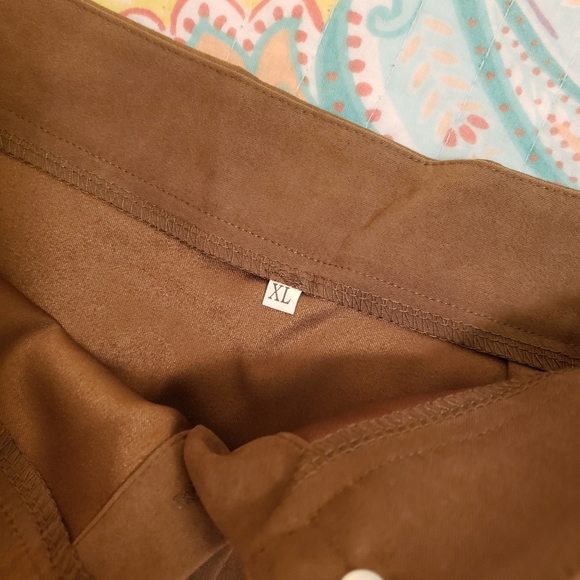 Suede button down miniskirt - Picture 2 of 2